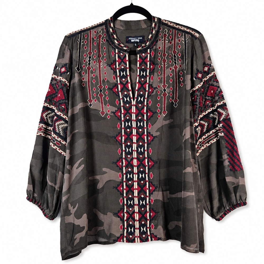 Johnny Was Workshop Top M 100 Silk Camo Embroidered Boho Festival Split Neck L/S